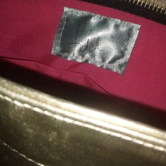 Fetch Purse - Picture 2 of 3